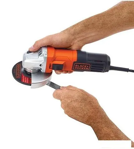 Угловая шлифмашина Black & Decker G650