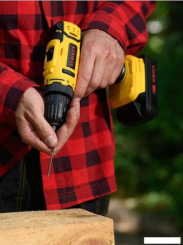 Дрель-шуруповерт Eurolux ДА-18DU-2 900/72/14/65 (с 2-мя АКБ, кейс)