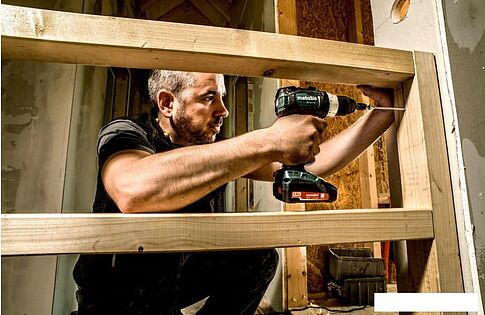 Дрель-шуруповерт Metabo BS 18 LT BL (2 А*ч)