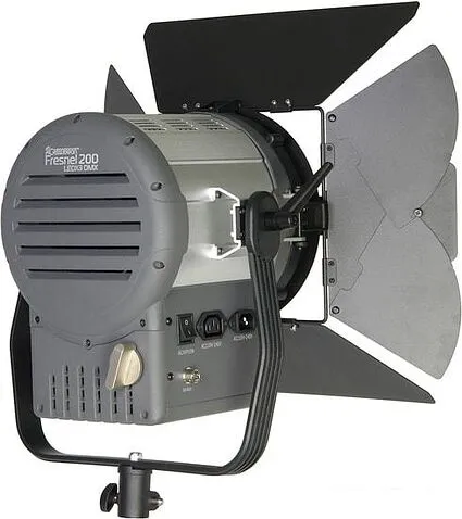 Лампа GreenBean Fresnel 200 LED X3 DMX