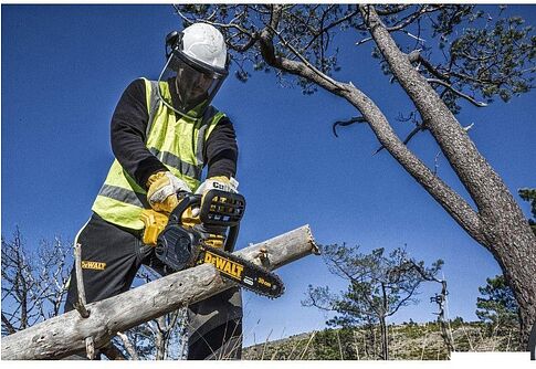 Аккумуляторная пила DeWalt DCM565N-XJ (без АКБ)