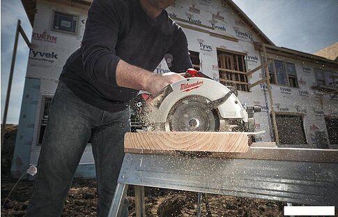 Дисковая (циркулярная) пила Milwaukee M18 BLCS66-0X (без АКБ)