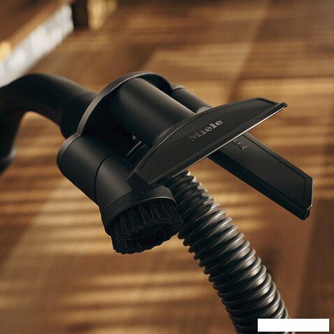 Пылесос Miele Boost CX1 125 Edition (черный обсидиан)