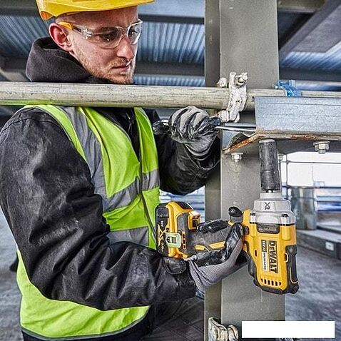 Ударный гайковерт DeWalt DCF894N (без АКБ)