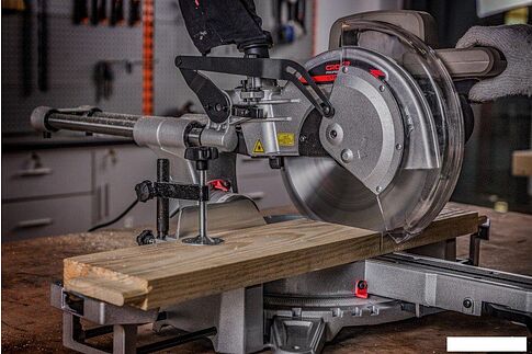 Дисковая (циркулярная) пила Crown CT15233P