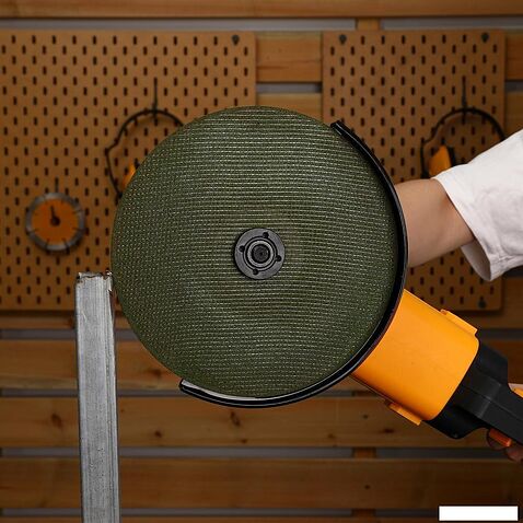 Угловая шлифмашина Deko AG2400DK 083-1030