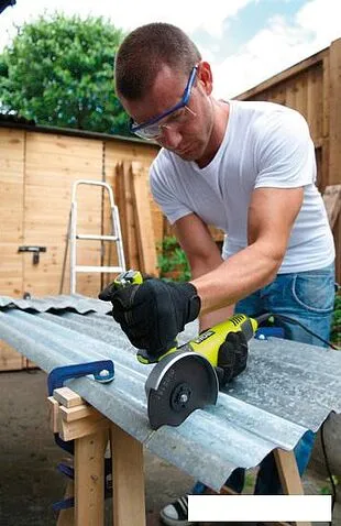 Угловая шлифмашина Ryobi EAG2000RS