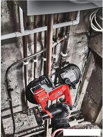 Ленточная пила Milwaukee Fuel M12 FBS64-402C 4933478441 (с 2-мя АКБ, кейс)