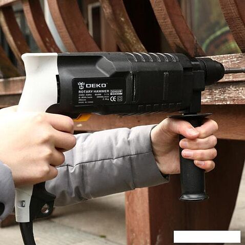 Перфоратор Deko DKH650W SET