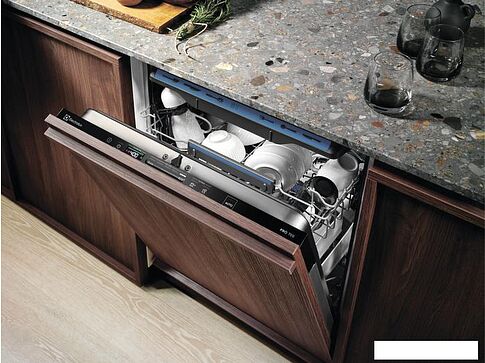 Встраиваемая посудомоечная машина Electrolux EES48200L