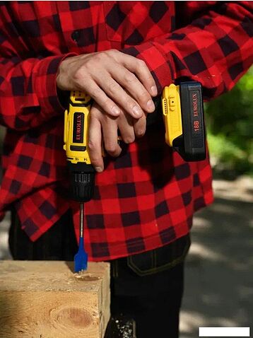 Дрель-шуруповерт Eurolux ДА-18DU-2 900/72/14/65 (с 2-мя АКБ, кейс)