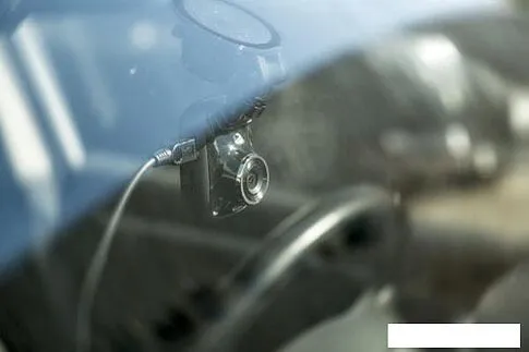 Автомобильный видеорегистратор Playme Mini