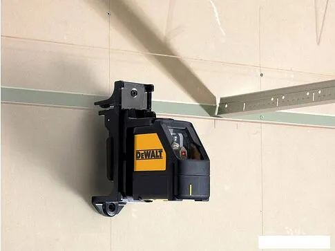 Лазерный нивелир DeWalt DW088K