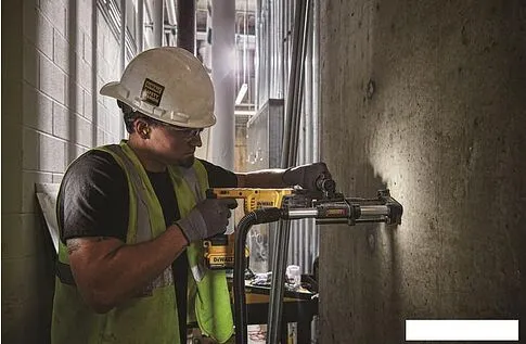 Перфоратор DeWalt DCH133N