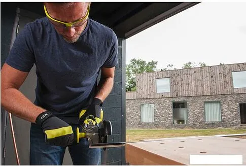 Угловая шлифмашина Ryobi R18AG7-0