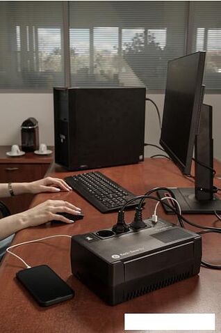 Источник бесперебойного питания Systeme Electric BVSE400RS