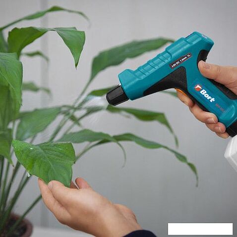 Аккумуляторный опрыскиватель Bort BFP-36-Li