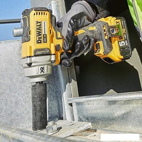Ударный гайковерт DeWalt DCF894N (без АКБ)