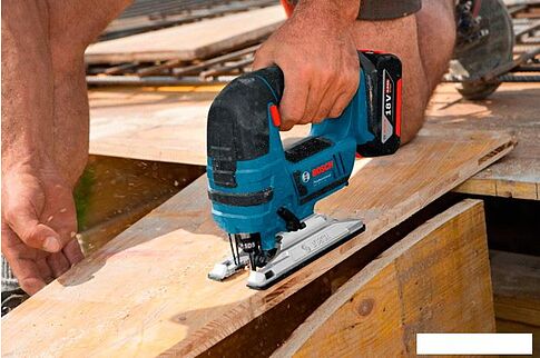 Электролобзик Bosch GST 18 V-LI B Professional 06015A6100 (без АКБ)