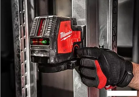 Лазерный нивелир Milwaukee L4 CLL-301C 4933478098