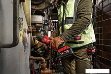 Угловая шлифмашина Milwaukee M18 Fuel FSAGF125XB-0X 4933478438 (без АКБ, кейс) Угловая шлифмашина Milwaukee M18 Fuel FSAGF125XB-0X 4933478438 (без АКБ, кейс)