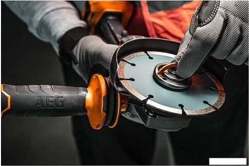 Угловая шлифмашина AEG Powertools BEWS18-115BLPX2-0 4935480856 (без АКБ)