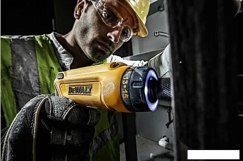 Шуруповерт DeWalt DCF680G2