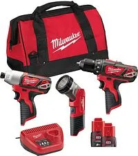 Milwaukee М12 ВPP3А-202B 4933441225 (шуруповерт, винтоверт, фонарь, 2 АКБ, сумка) Milwaukee М12 ВPP3А-202B 4933441225 (шуруповерт, винтоверт, фонарь, 2 АКБ, сумка)