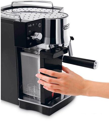 Рожковая кофеварка DeLonghi EC 820.B