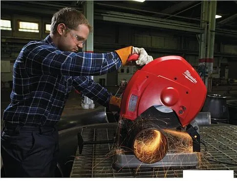 Дисковая пила Milwaukee CHS 355