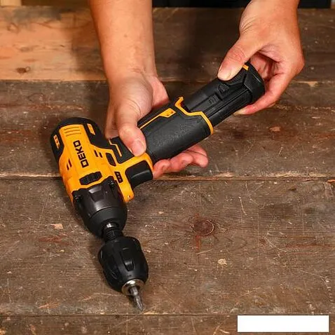 Винтоверт Deko DKIS12-Li Set 063-4390 (с 2-мя АКБ, кейс)