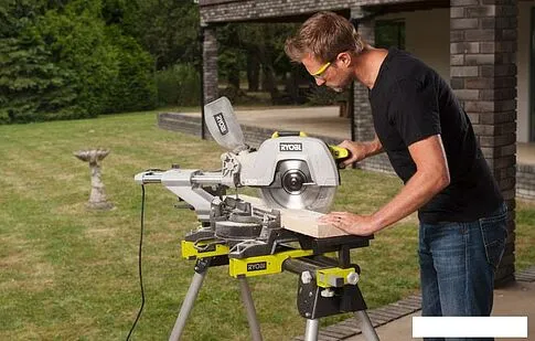 Торцовочная пила Ryobi EMS305RG