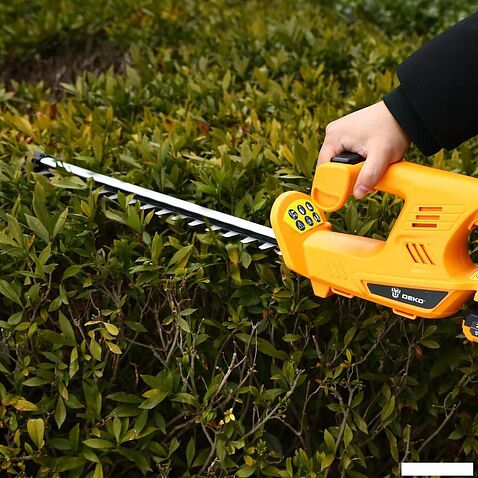 Кусторез Deko DKBC45 065-1252 (с 1-им АКБ)