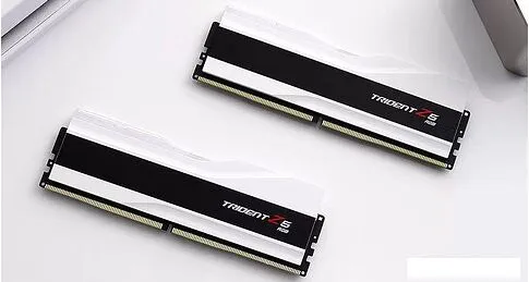 Оперативная память G.Skill Trident Z5 RGB 2x16ГБ DDR5 6400МГц F5-6400J3239G16GX2-TZ5RW