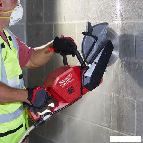 Штроборез Milwaukee M18COS230-0 4933471696 (без АКБ)