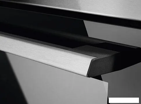 Духовой шкаф Electrolux OEF3H70TX