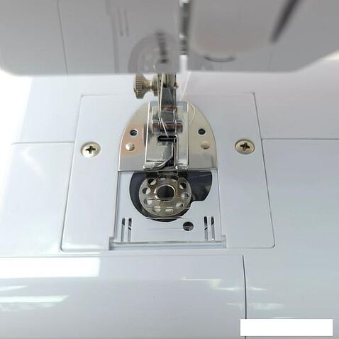 Электромеханическая швейная машина Janete 618