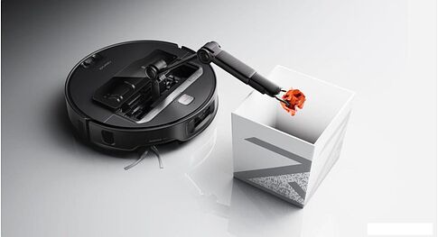 Робот-пылесос Roborock Saros Z70 (евровилка, черный)