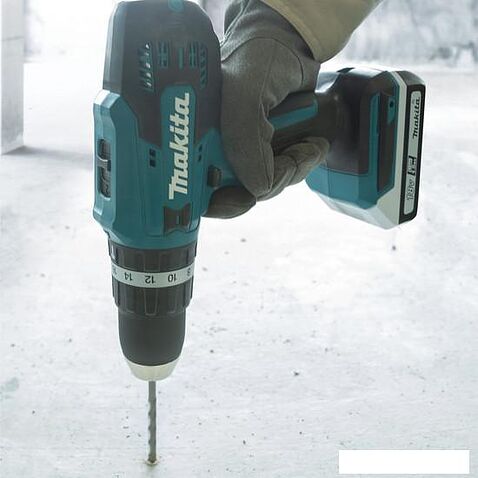 Ударная дрель-шуруповерт Makita HP488D009 (с 2-мя АКБ 1.5 Ач, кейс, оснастка)