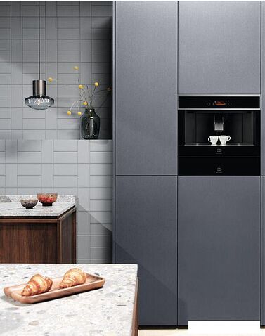 Кофемашина Electrolux EBC85X