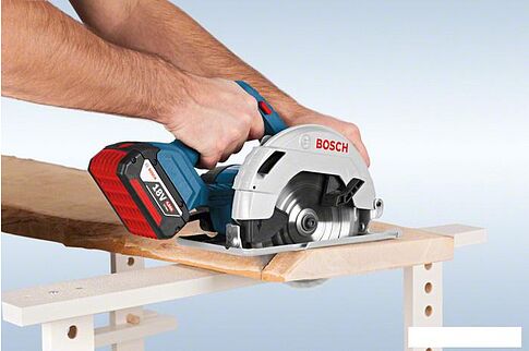 Дисковая пила Bosch GKS 18V-57 Professional [06016A2200]