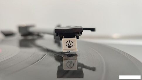 Виниловый проигрыватель Music Public Kingdom TT21AT