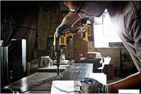 Шуруповерт DeWalt DCF622B (без АКБ)