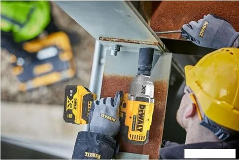 Гайковерт DeWalt DCF900N (без АКБ)