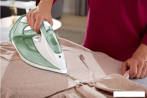 Утюг Philips 7000 Series DST7012/70