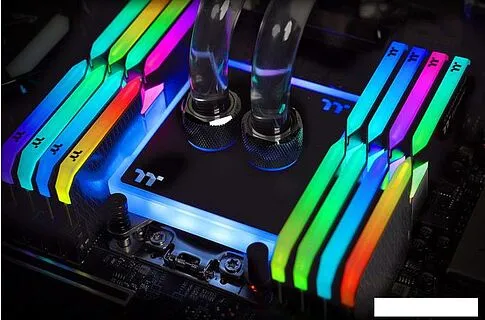 Оперативная память Thermaltake ToughRam XG RGB 2x8GB DDR4 PC4-28800 R016D408GX2-3600C18A