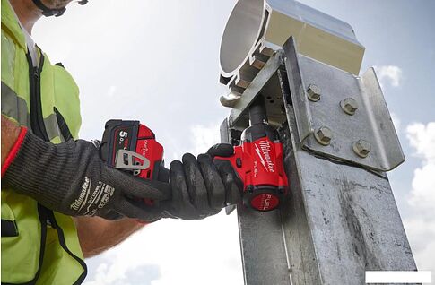 Гайковерт Milwaukee M18ONEFMTIW2FC12-0X 4933493413 (без АКБ, кейс)