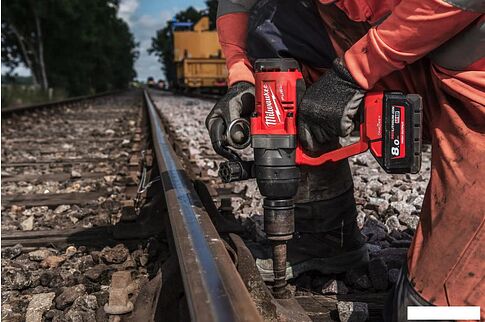 Гайковерт Milwaukee M18 ONEFHIWF1-802X 4933499254 (с 2-мя АКБ, кейс)