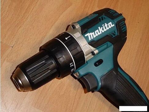 Ударная дрель-шуруповерт Makita DHP484RTJ (с 2-мя АКБ, кейс)