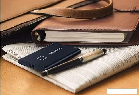 Внешний накопитель Samsung T7 Touch 2TB (черный)